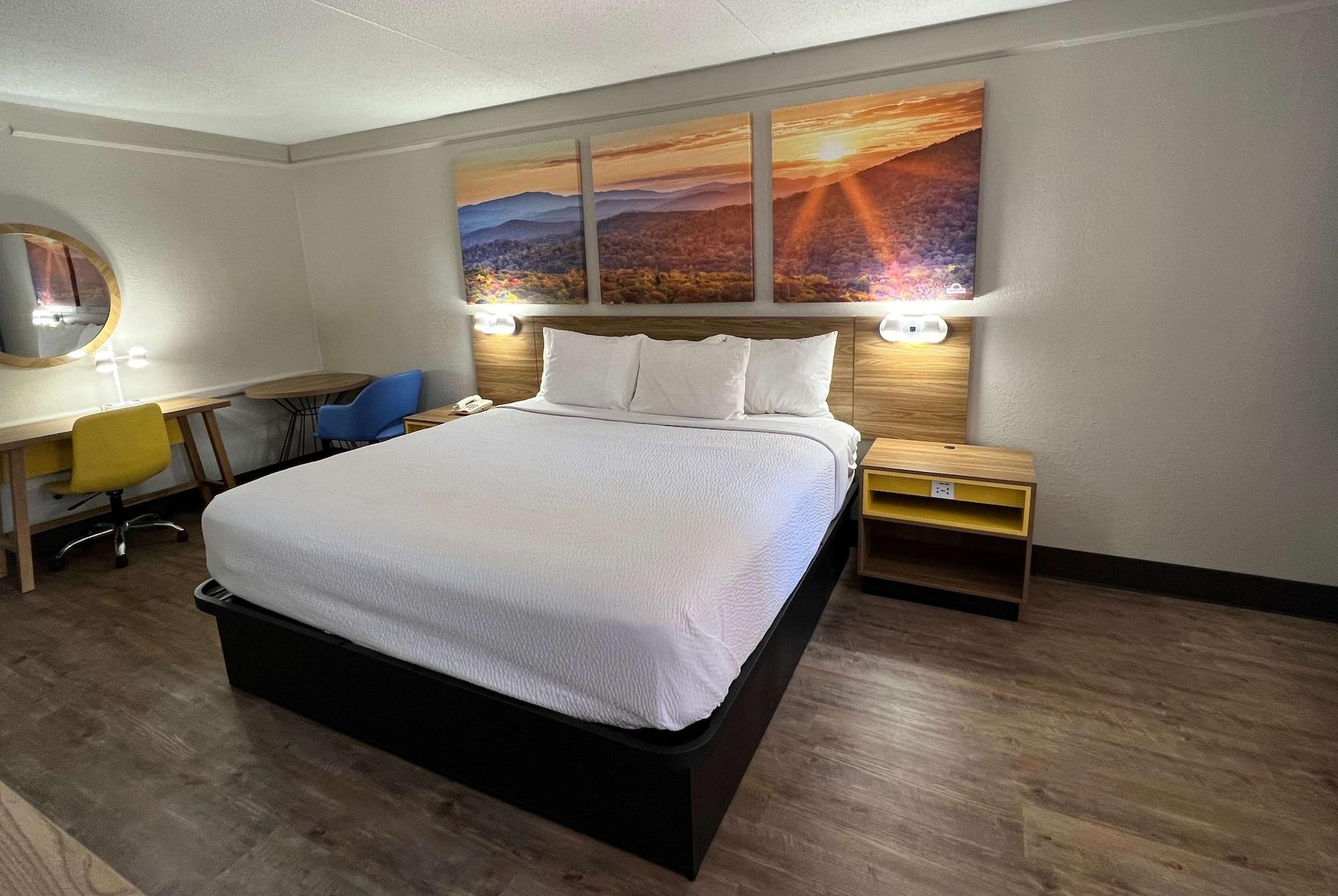 Days Inn By Wyndham Birmingham/West Екстериор снимка