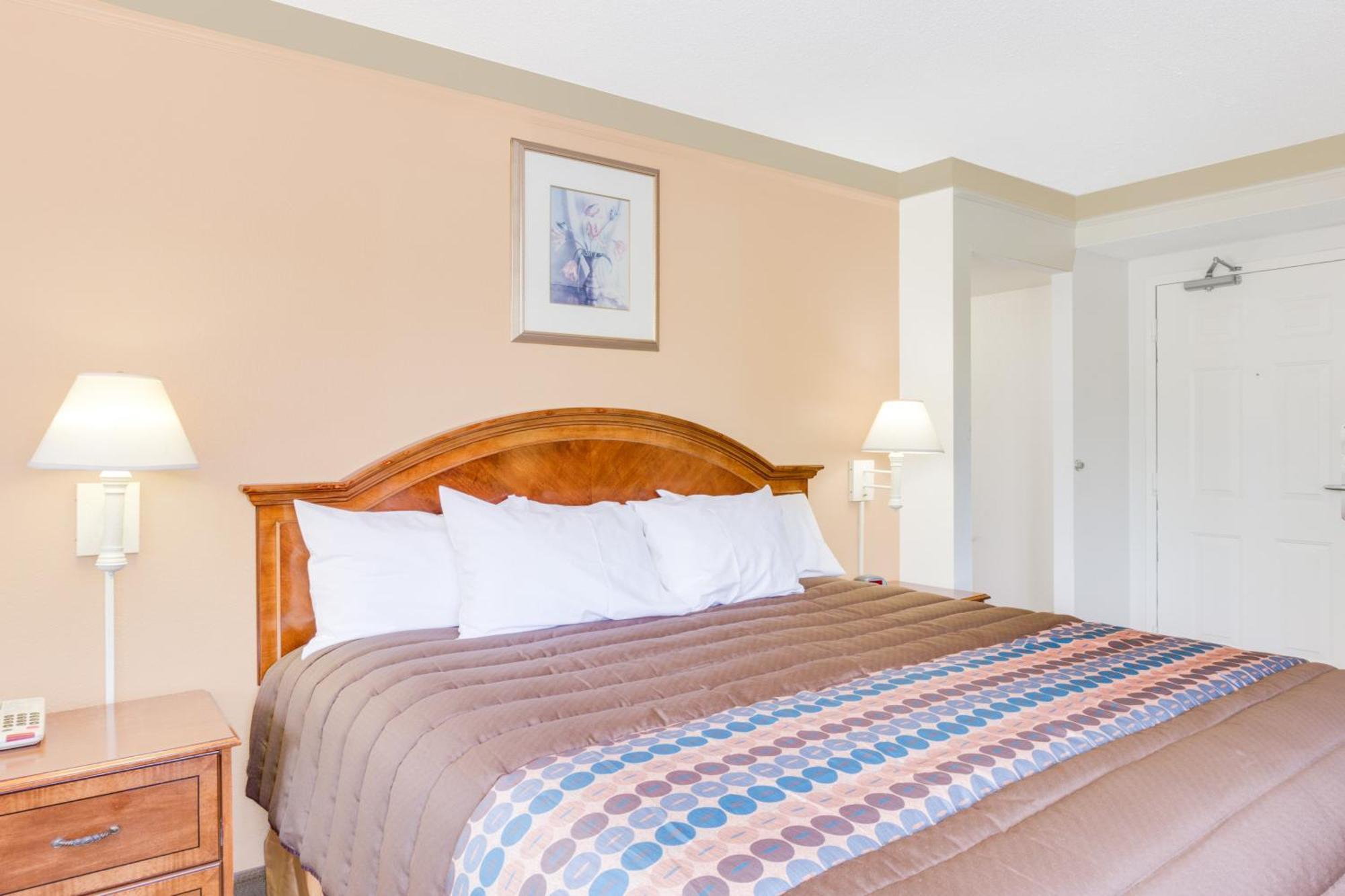 Days Inn By Wyndham Birmingham/West Стая снимка