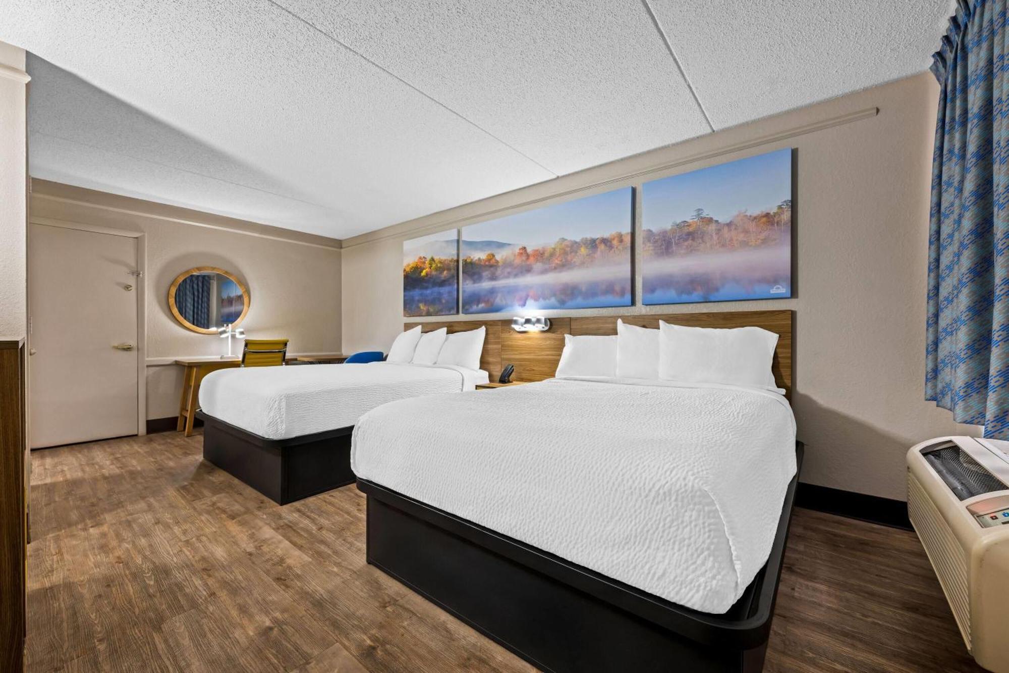 Days Inn By Wyndham Birmingham/West Екстериор снимка