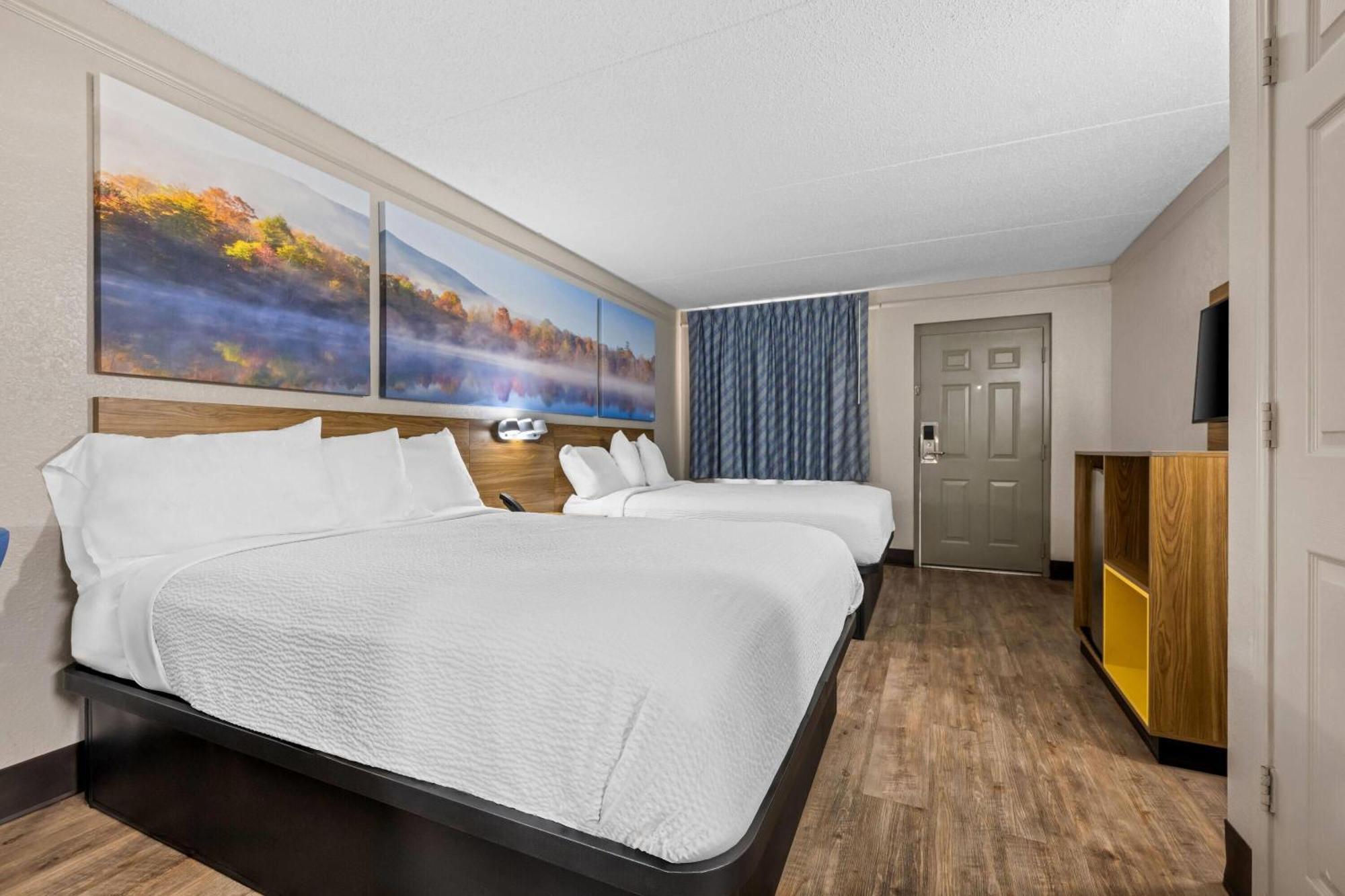 Days Inn By Wyndham Birmingham/West Екстериор снимка