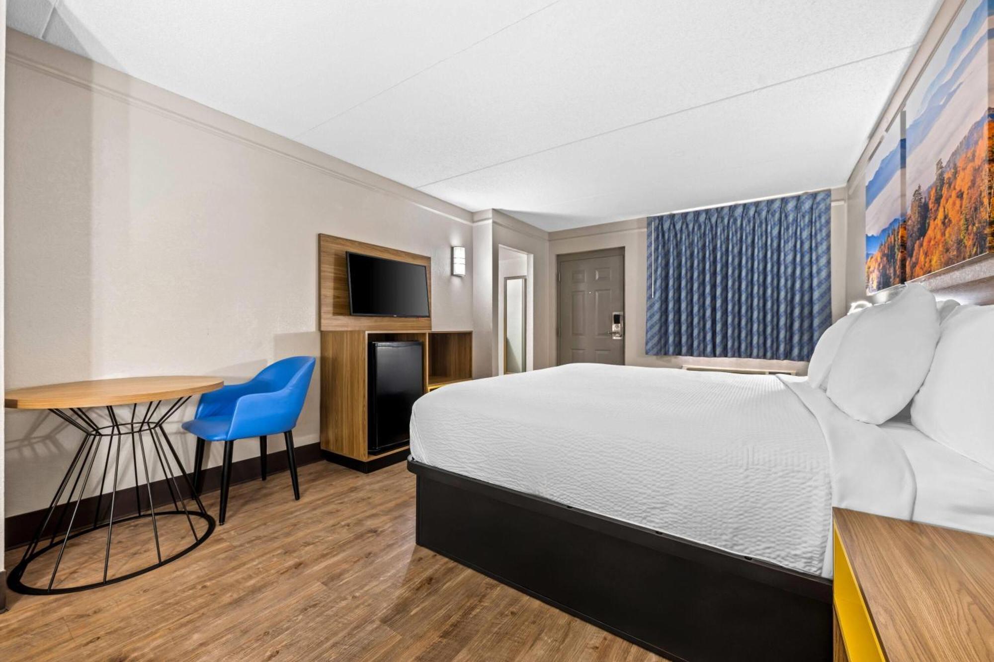 Days Inn By Wyndham Birmingham/West Екстериор снимка
